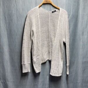 BDG Women's Light Gray knit cardigan Sweater size small